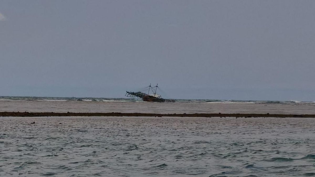 kapal nelayan di Belitung Timur tenggelam
